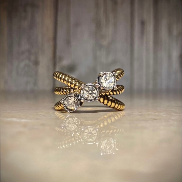 Designer style crossover ring 2-Tone Gold and Silver Ring size about 7 - Picture 2 of 6